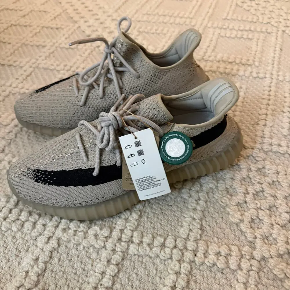 NWT Yeezy Boost 350 V2 Sneakers